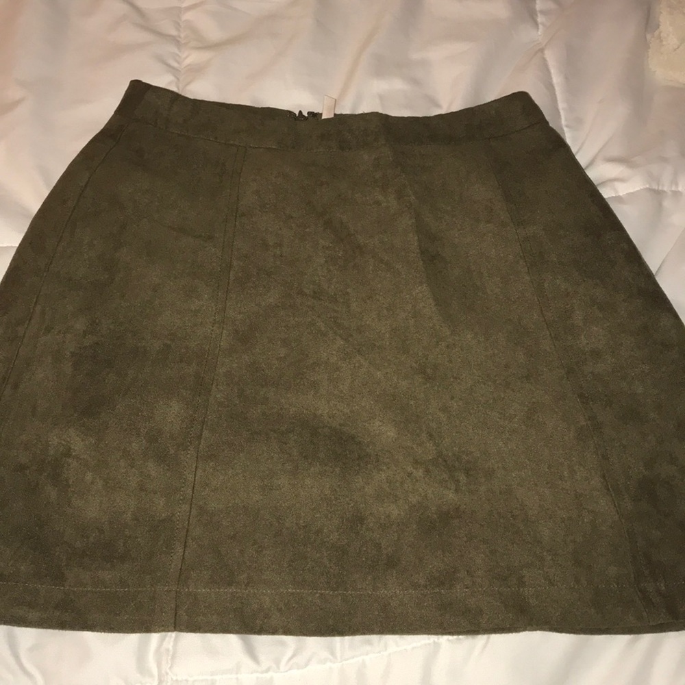 GREEN SKIRT